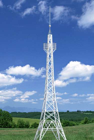 350兆通讯铁塔